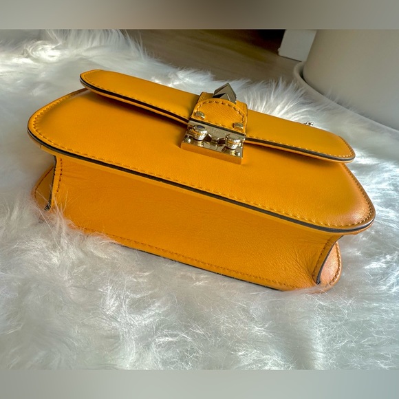 VALENTINO GARAVANI Mini Glam Lock Rockstud Flap Yellow - Picture 6 of 8